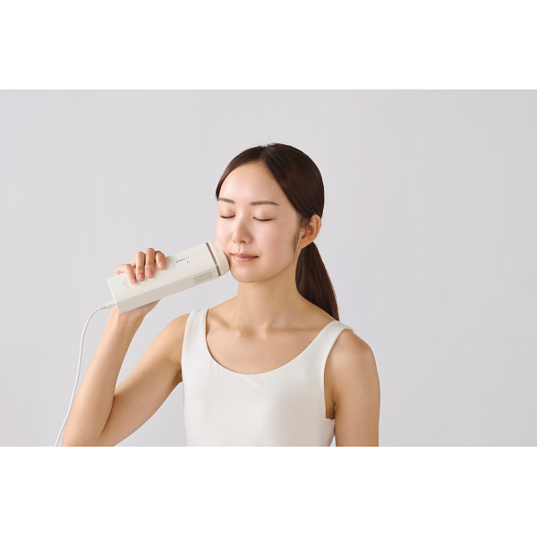 アイリスオーヤマ　光美容器ホワイト