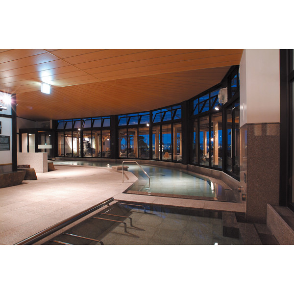 横浜みなとみらい万葉倶楽部　入館券＋岩盤浴付　６名様