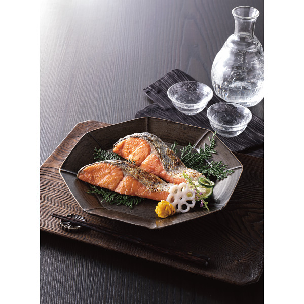 北海道産新巻鮭姿切身（半身）