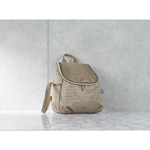 ジュンコ コシノ イコール ジャカード軽量リュックベージュ