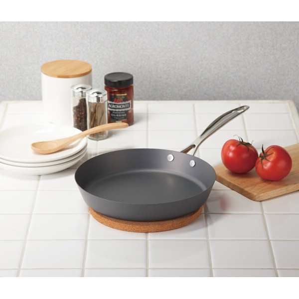 涅　窒化鉄フライパン（２４ｃｍ）