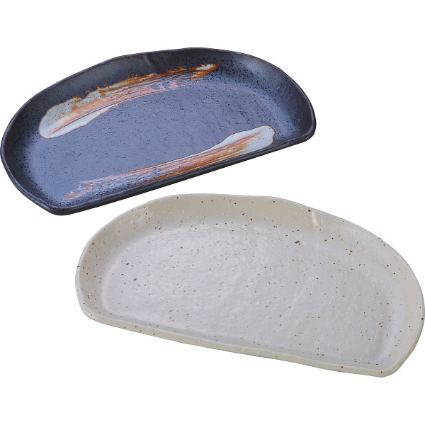半月焼き物皿２枚