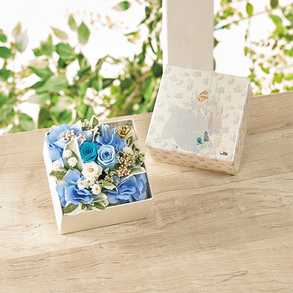 オルゴール付きボックスフラワーアレンジメント（シンデレラ）